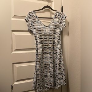 Pact fit and flare cutout dress 100% organic cotton EUC